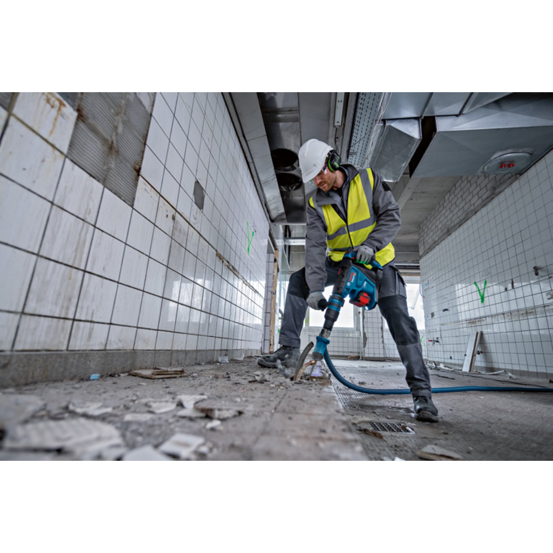 Akku-Bohrhammer mit SDS max GBH 18V-40 C, 2 x Akku ProCORE18V 8.0Ah in XL-BOXX