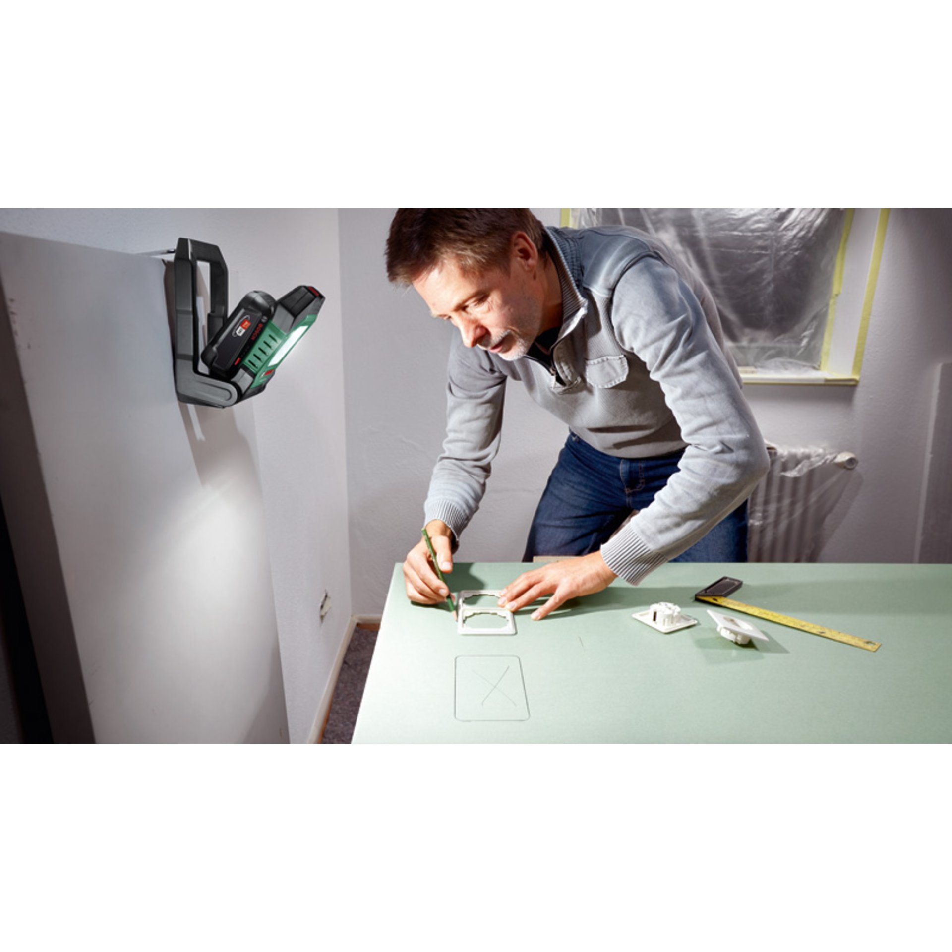 Akku-LED-Arbeitsleuchte UniversalWorkLight 18V-2100