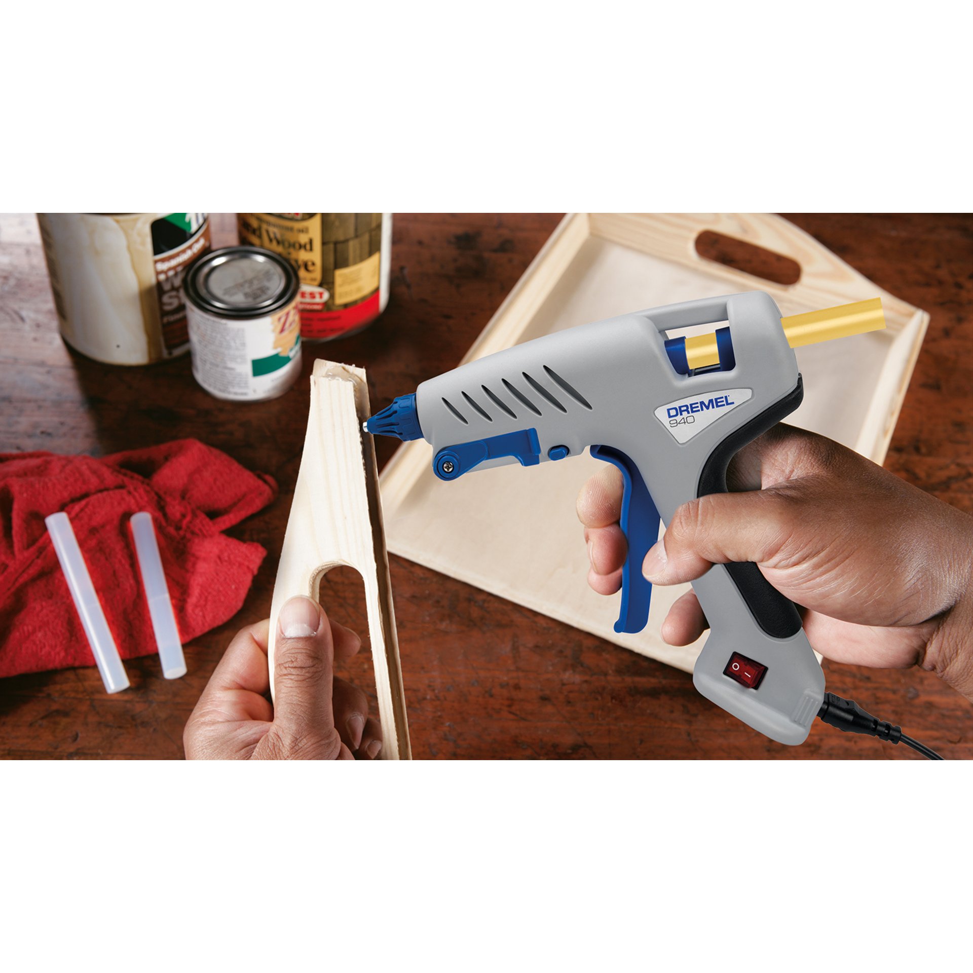 DREMEL® Heißklebepistole 940-3 Kompaktwerkzeug (195 °C) mit 3 Zubehöre