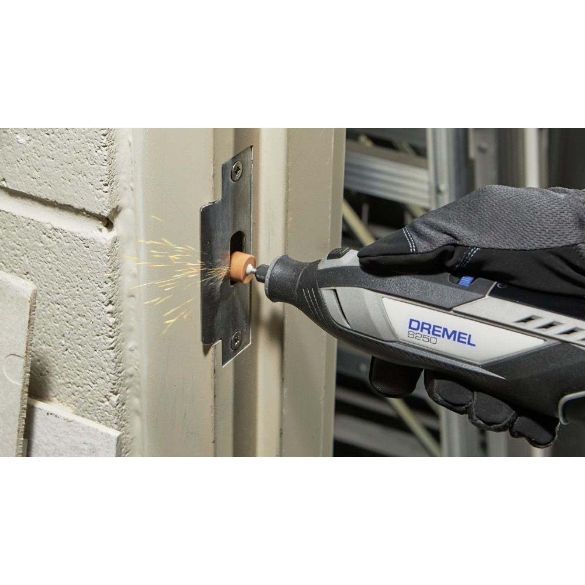 DREMEL® 8250, Kabelgebundenes Multifunktionswerkzeug, 65 Zubehöre, 5 Aufsätze