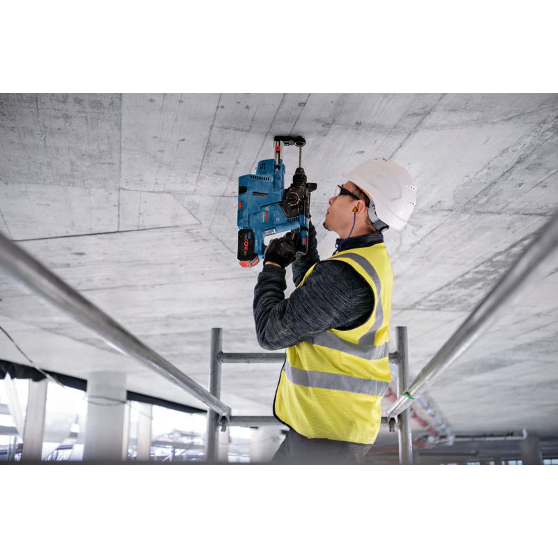 Akku-Bohrhammer mit SDS plus GBH 18V-24 C, 2 x Akku GBA 18V 5.0Ah in L-BOXX