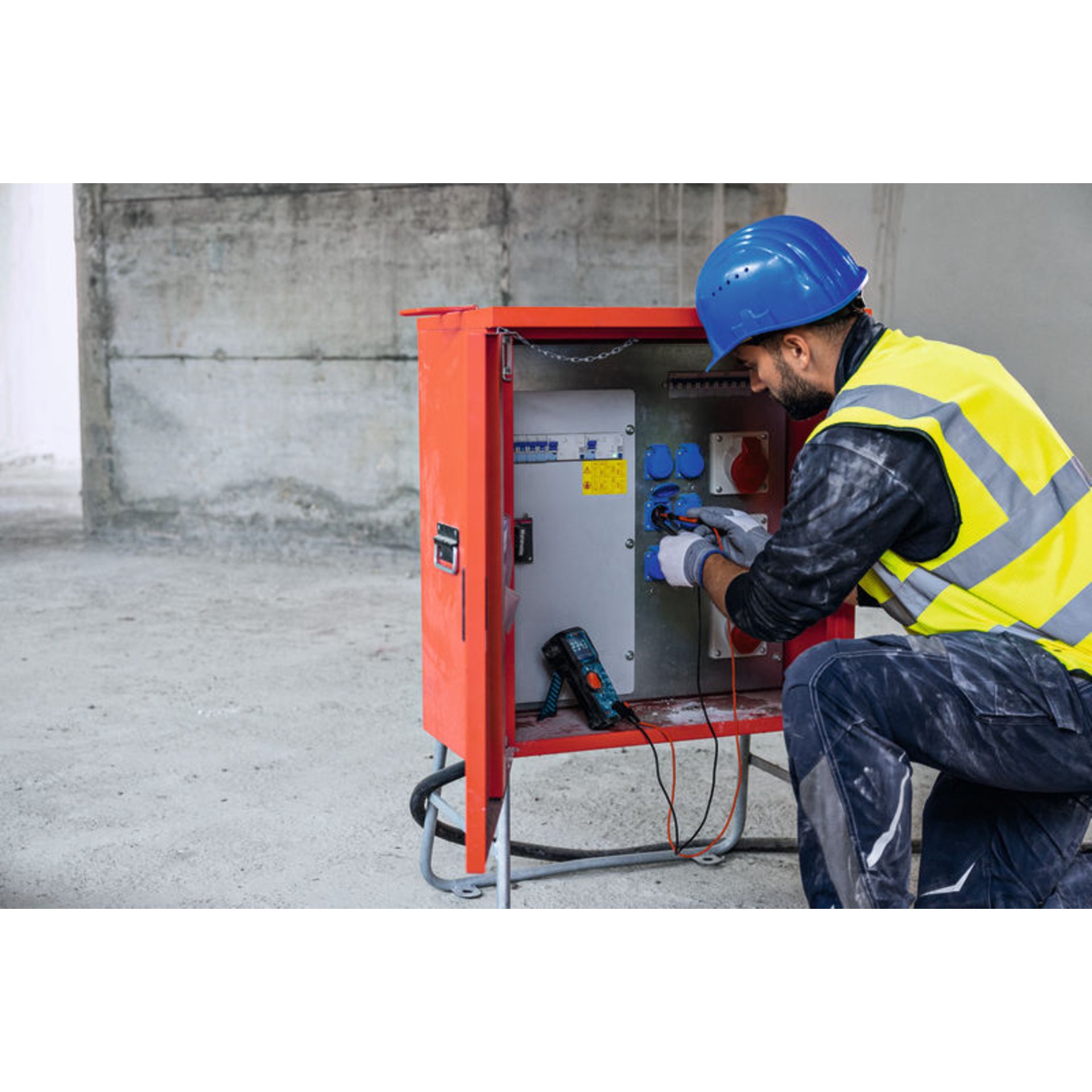 Digitales Multimeter GDM 600-15 + MH 1