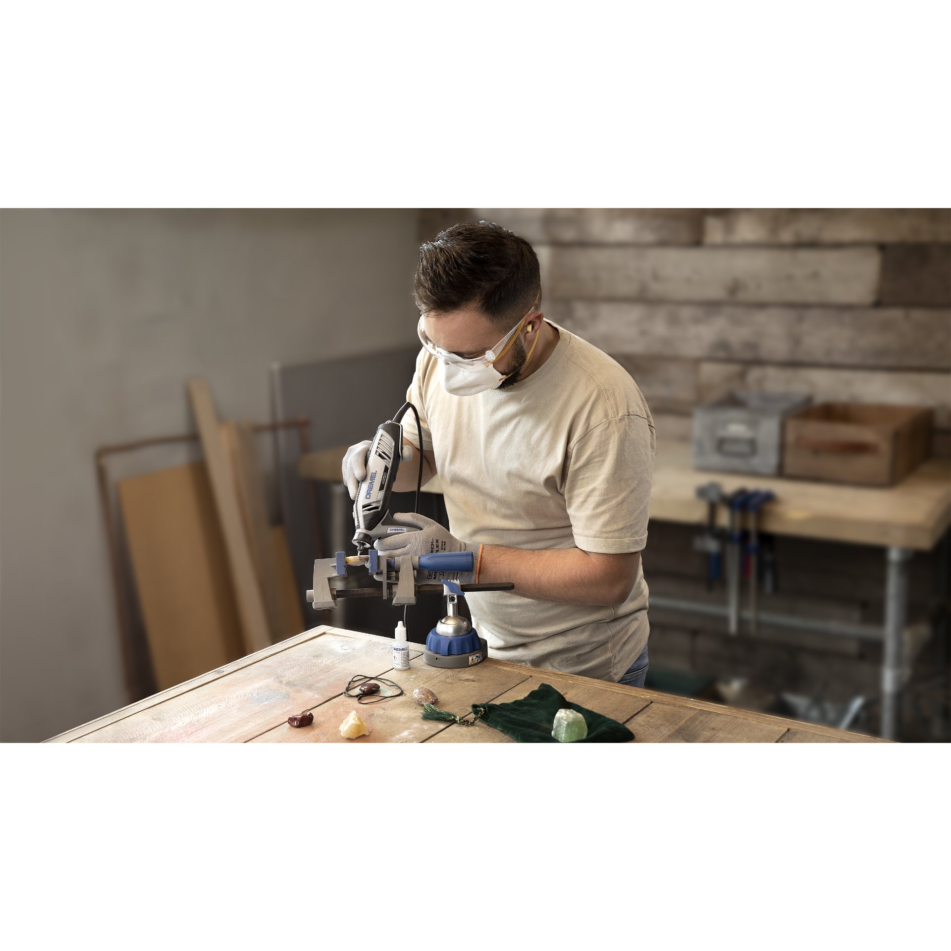 DREMEL® 4250, kabelgebundenes Multifunktionswerkzeug, 35 Zubehöre