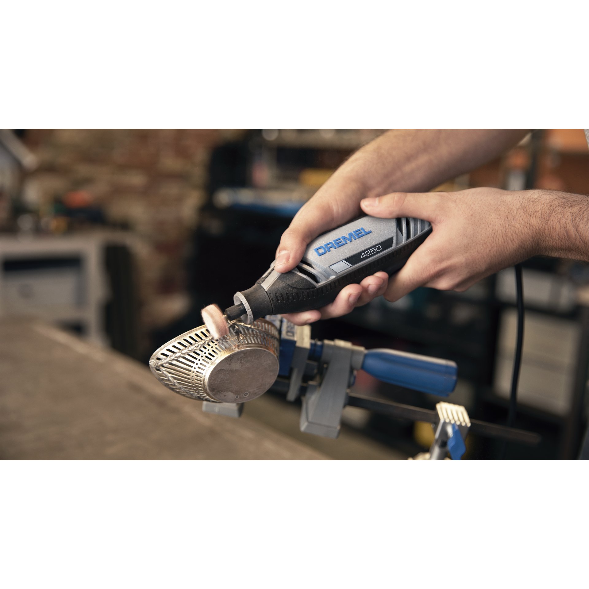 DREMEL® 4250, kabelgebundenes Multifunktionswerkzeug, 35 Zubehöre
