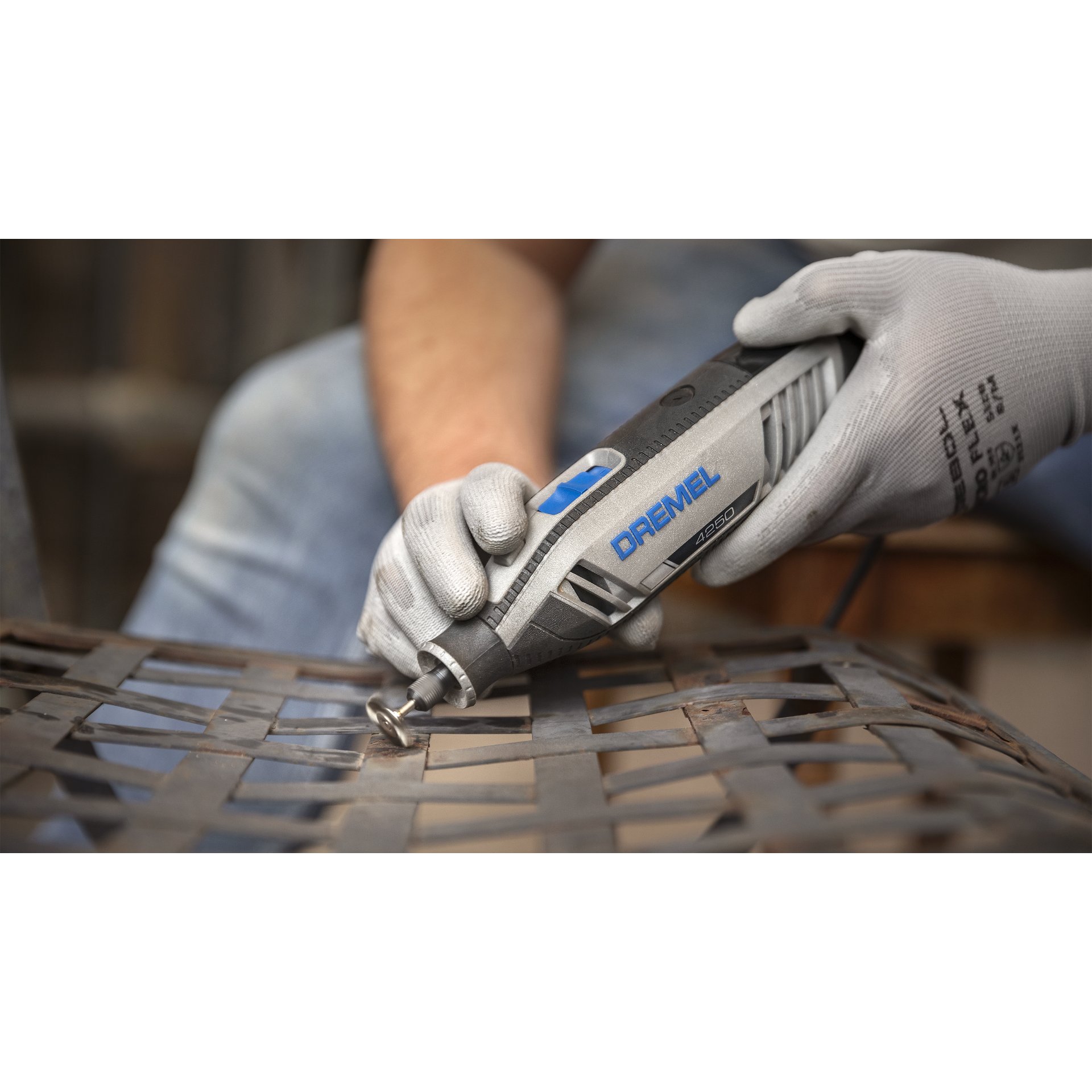 DREMEL® 4250, kabelgebundenes Multitool, 128 Zubehöre, 6 Vorsatzgeräte