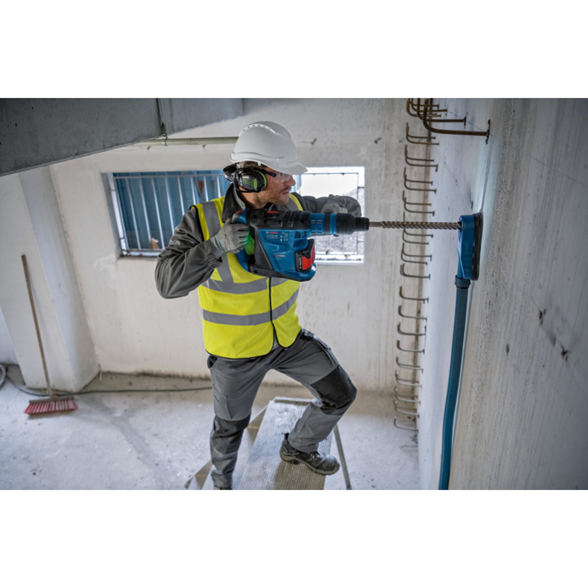 Akku-Bohrhammer mit SDS max GBH 18V-40 C, 2 x Akku ProCORE18V 8.0Ah in XL-BOXX