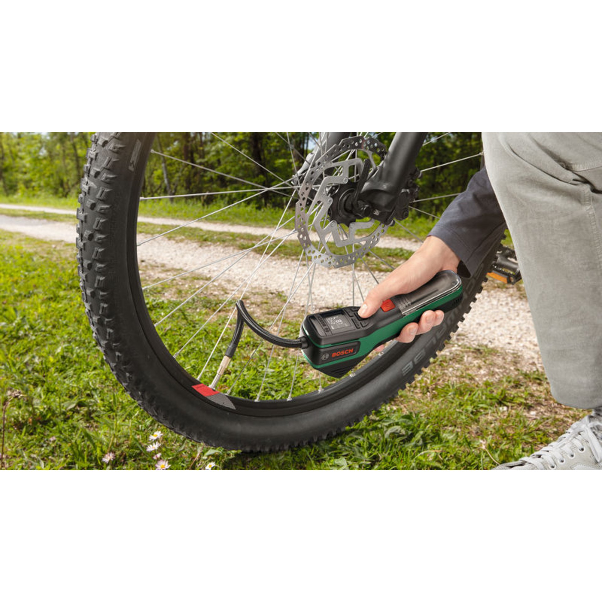 Akku-Druckluftpumpe PNEO, Fahrradtasche